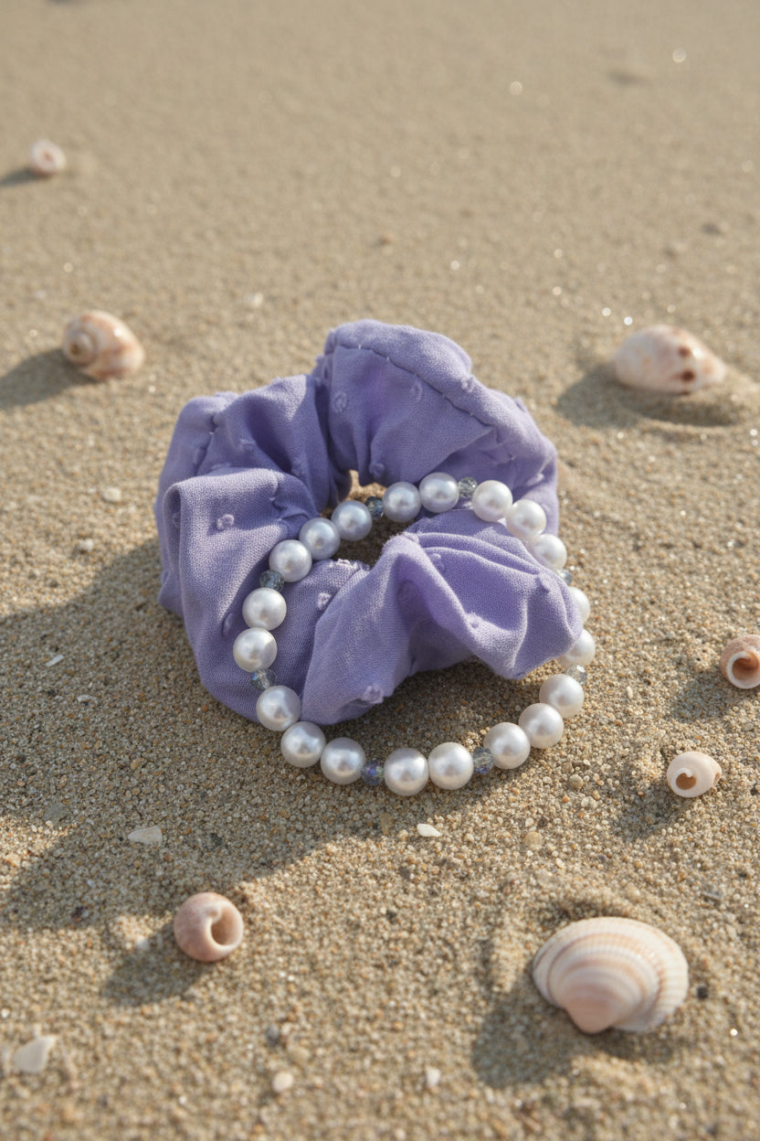 Scrunchie "lila" mit Perlen - Armband